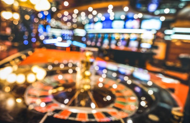 Live dealer managing the game round